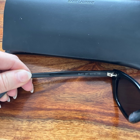 Yves Saint Laurent sunglasses - Picture 3 of 5